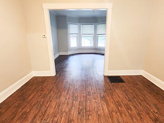 4th image of 1443 W 117th St