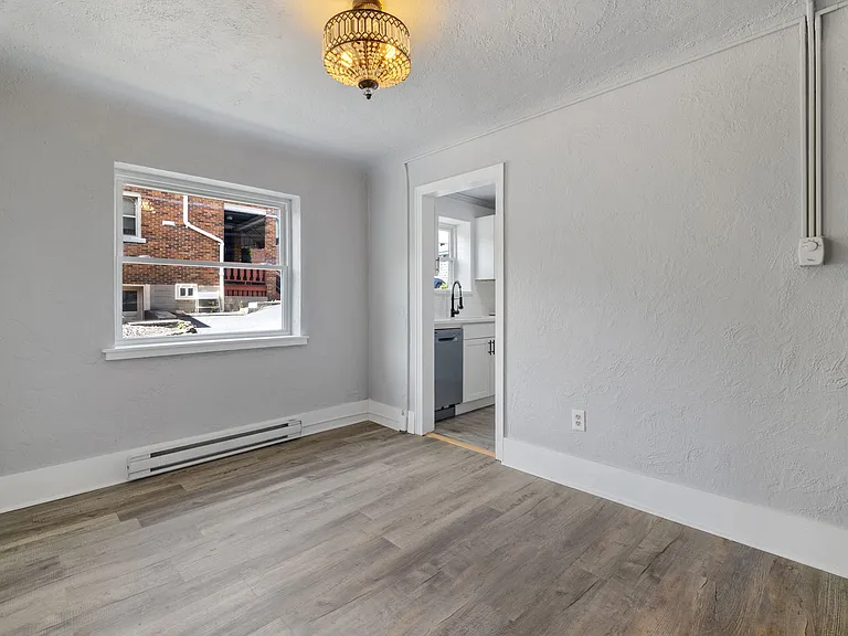 270 Beverly Rd #4 — Photo 8