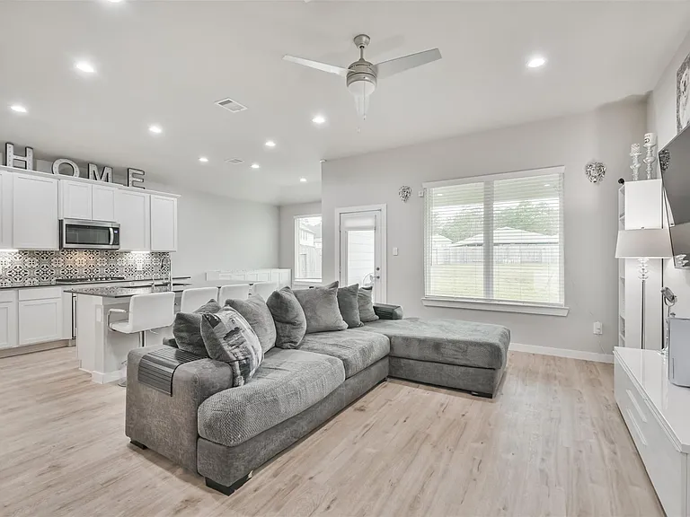 14226 Lake Lodge Dr — Photo 10
