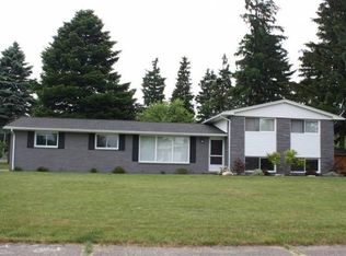 12 Athena Dr, Greece, NY 14626