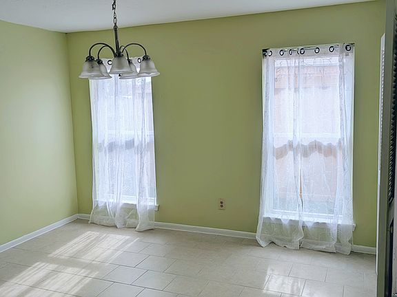 5th image of 7706 Winter Glen Ln