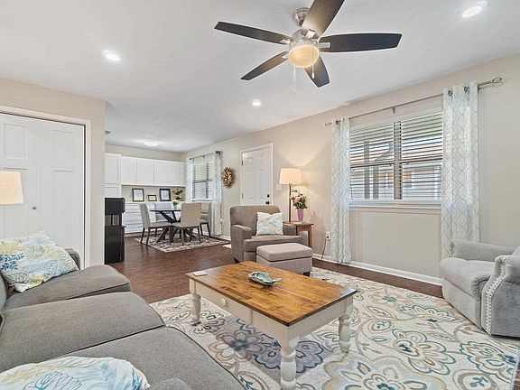 4th image of 1200 Shoreline Dr APT 406