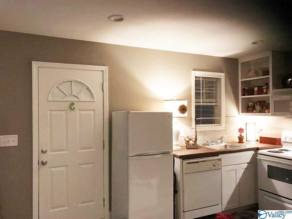 1st image of 210 College Ave #B
