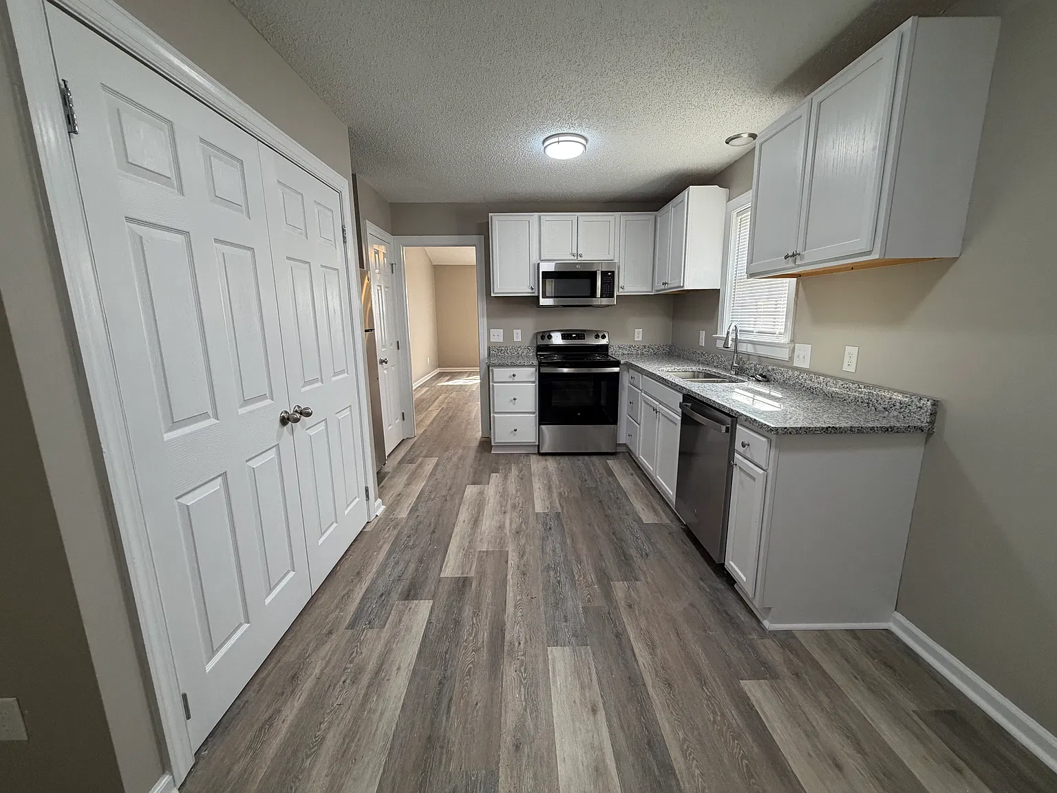 2502 Marybeth Ct N — Photo 4