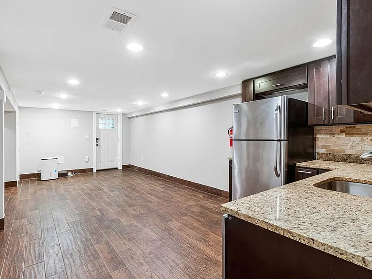 919 Decatur St NW — Photo 45