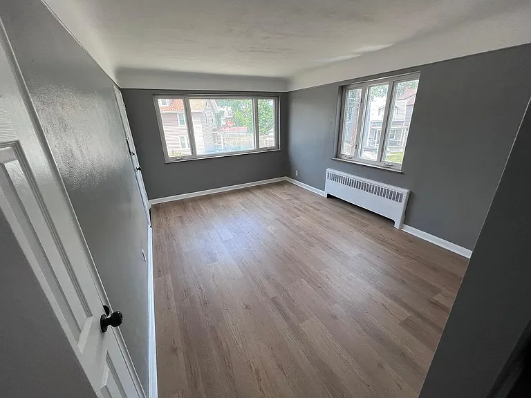 2559 Marsh Ave #4 — Photo 2