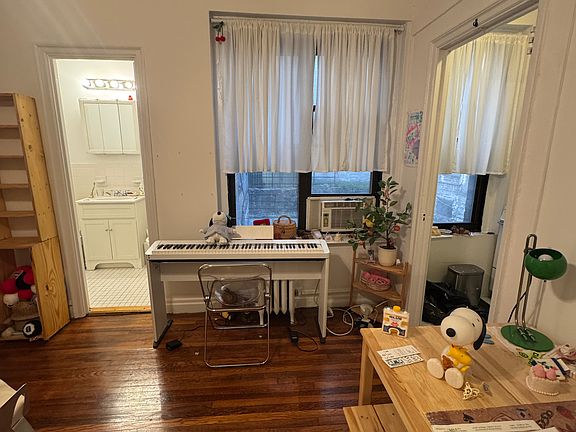 4th image of 415 W 24th St APT 1F