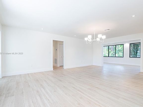 4th image of 10500 SW 72nd Ave