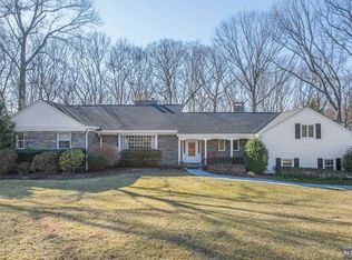 5 Saddle Ridge Rd, Ho Ho Kus, NJ 07423