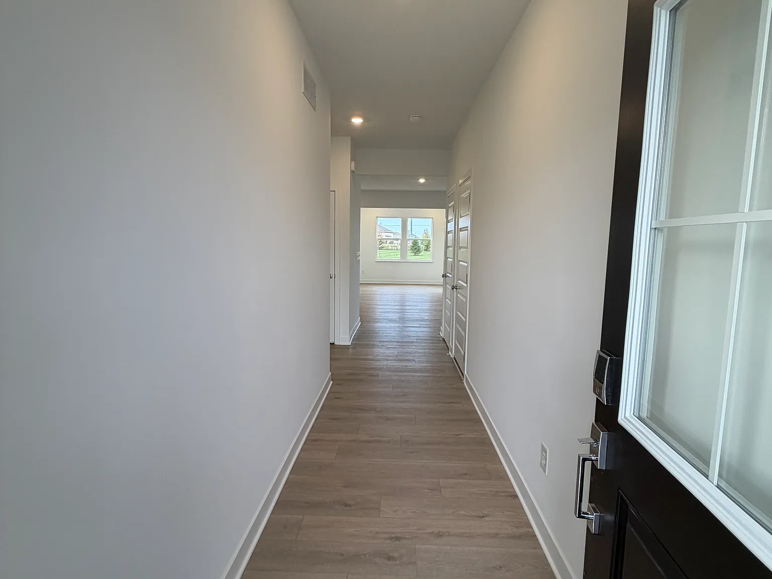 5 bed, 2247 sqft, $2,900 — Photo 4