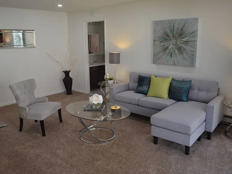 Sandlewood Apartments — Photo 11