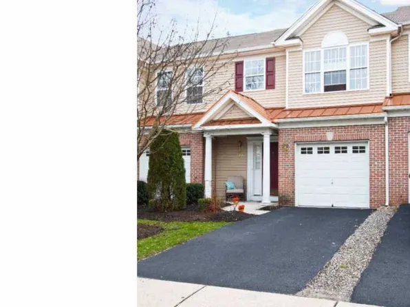 327 Amy Way #327, Cinnaminson, NJ 08077