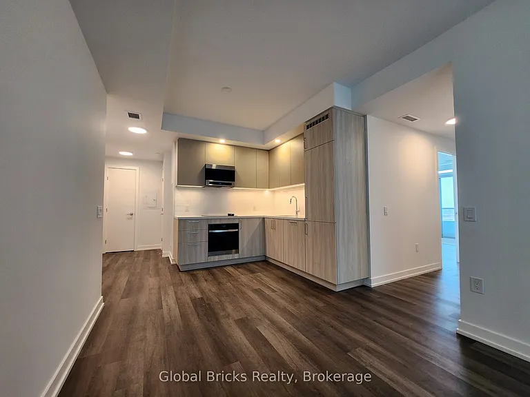 2851 Highway 7 Rd — Photo 2