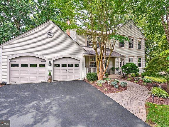 3rd image of 9607 Chapel Hill Dr