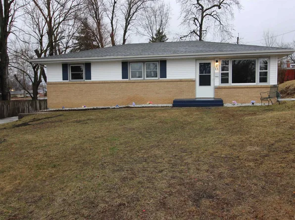 915 Hoban Ave, Rockford, IL 61101