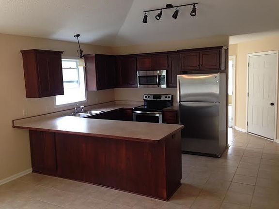 4th image of 833 Bella Dr