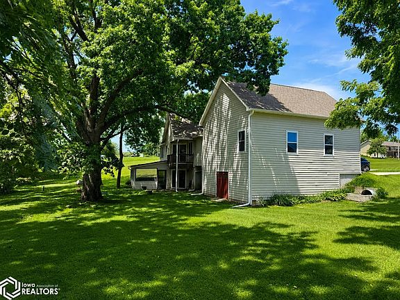 2nd image of 17587 Lakeshore Dr
