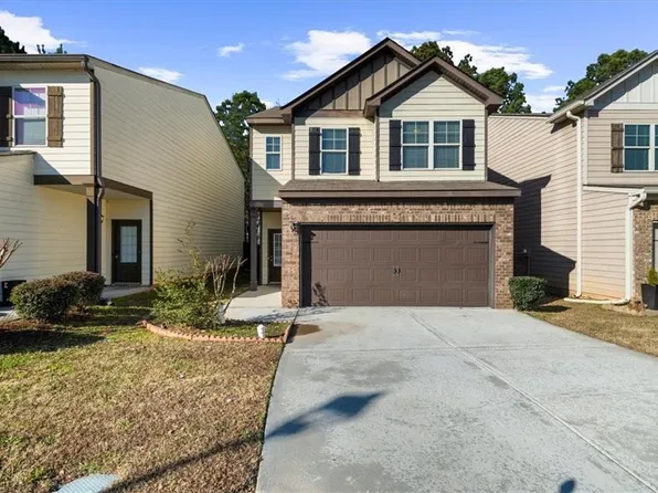 27 Longleaf Cir, Fairburn, GA 30213