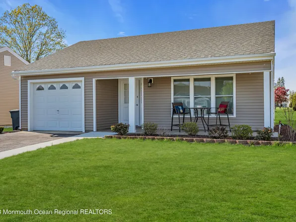 36 Elmswell Avenue, Manchester, NJ 08759