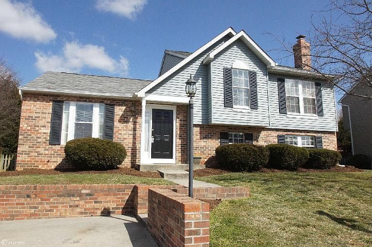 1st image of 910 Garland Ct