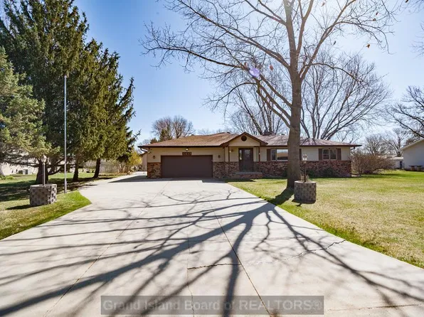 3417 Schroeder Ave, Grand Island, NE 68803