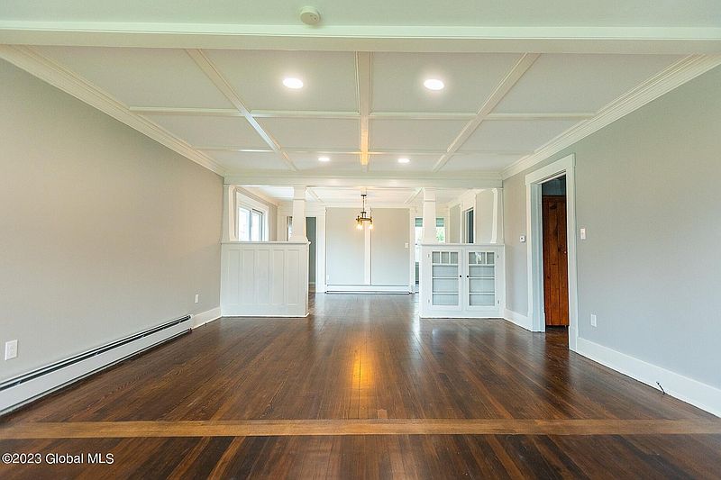 4th image of 1 Lighthall Avenue Avenue