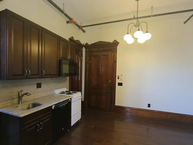 1733 Spring Garden St #3F — Photo 1