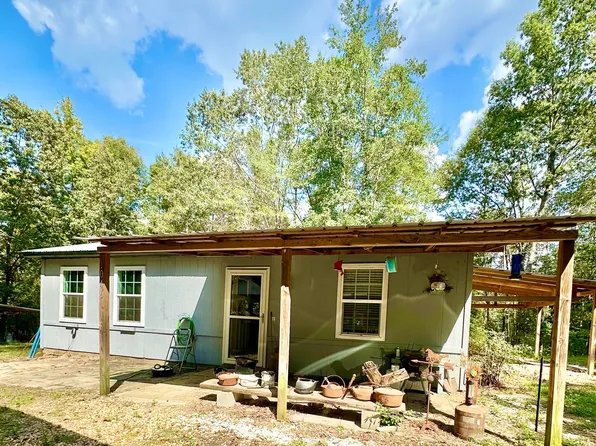 1046 Hampton Rd, Sturgis, MS 39769