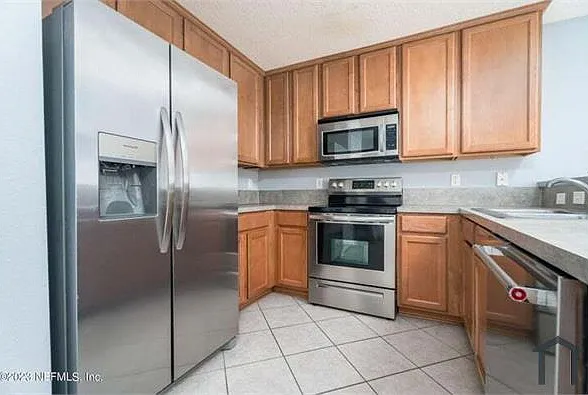 822 S Black Cherry Dr — Photo 1
