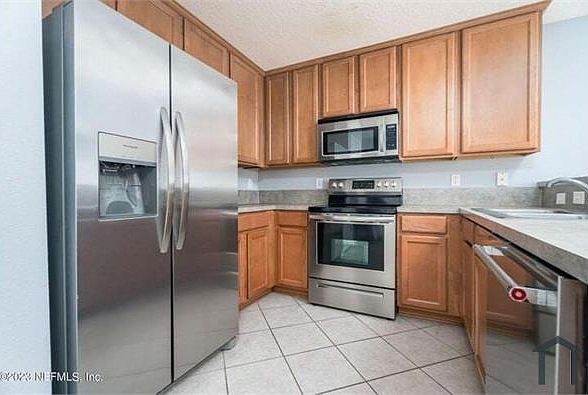 1st image of 822 S Black Cherry Dr