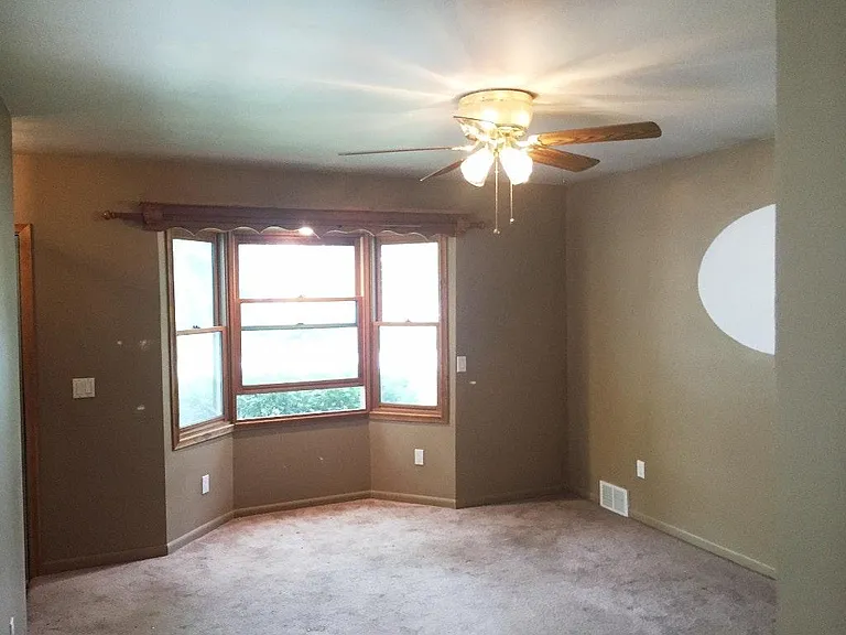 1250 Boyd St — Photo 6