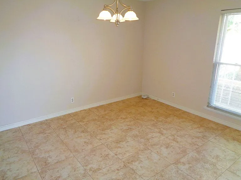 621 Westview Ave — Photo 6