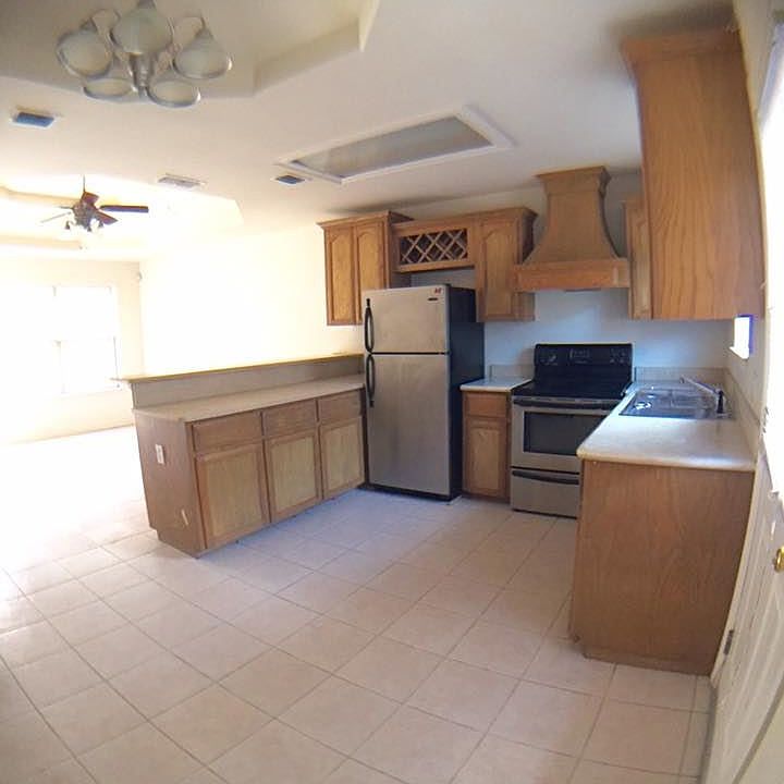 APARTMENT 11