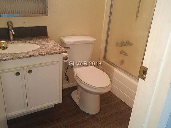 4th image of 3505 Villa Knolls South Dr