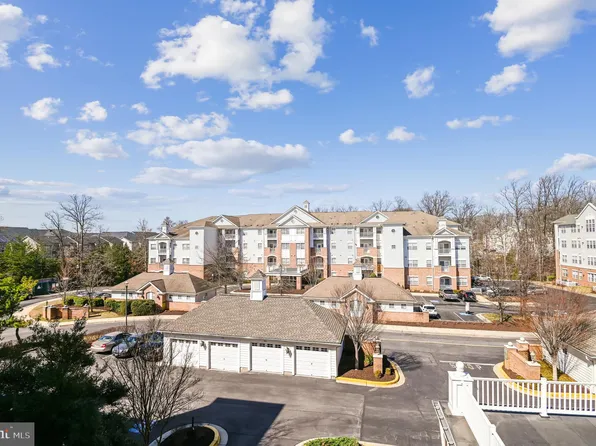 2605 Chapel Lake Dr APT 301, Gambrills, MD 21054