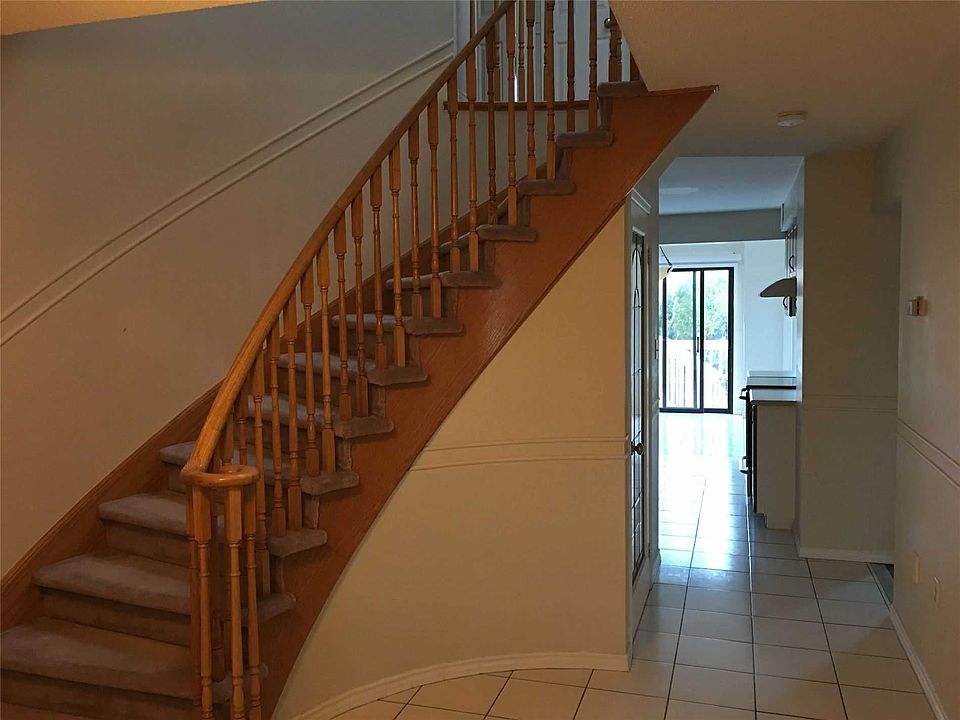 2nd image of 36 Barlow Rd