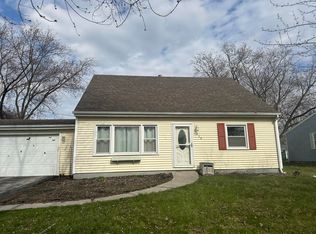 639 Oregon Rd, Valparaiso, IN 46385
