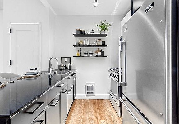 3rd image of 63 Wall St APT 1305