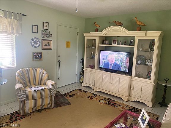 5th image of 343 Joel Blvd APT 211