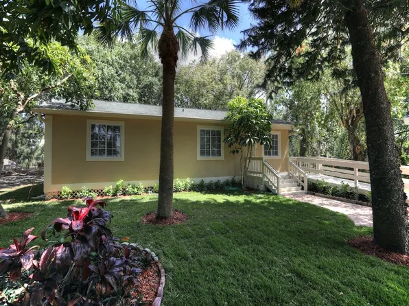 111 N Pine St, Fellsmere, FL 32948