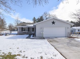 924 S Lake St, Greenville, MI 48838