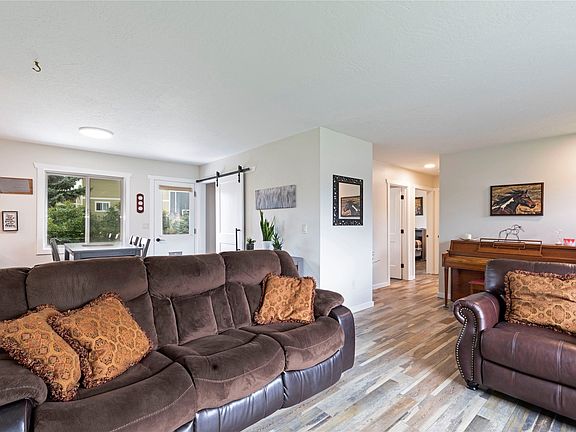 4th image of 112 Vail Ct
