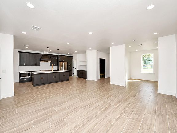 4th image of 5811 County Road 675b