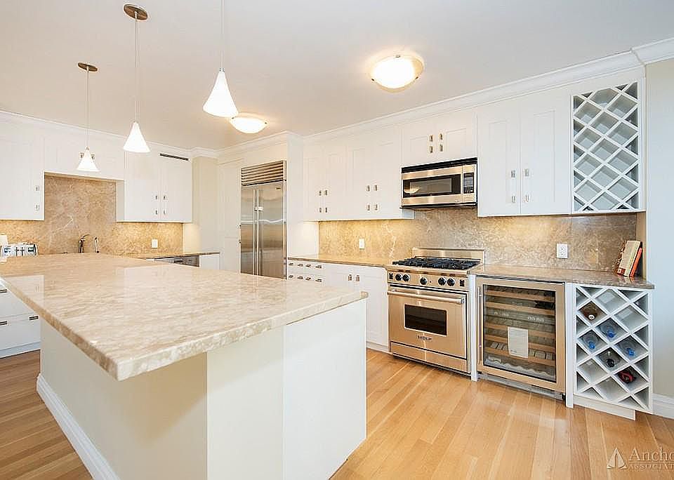 1st image of 30 W 63rd St #17CD