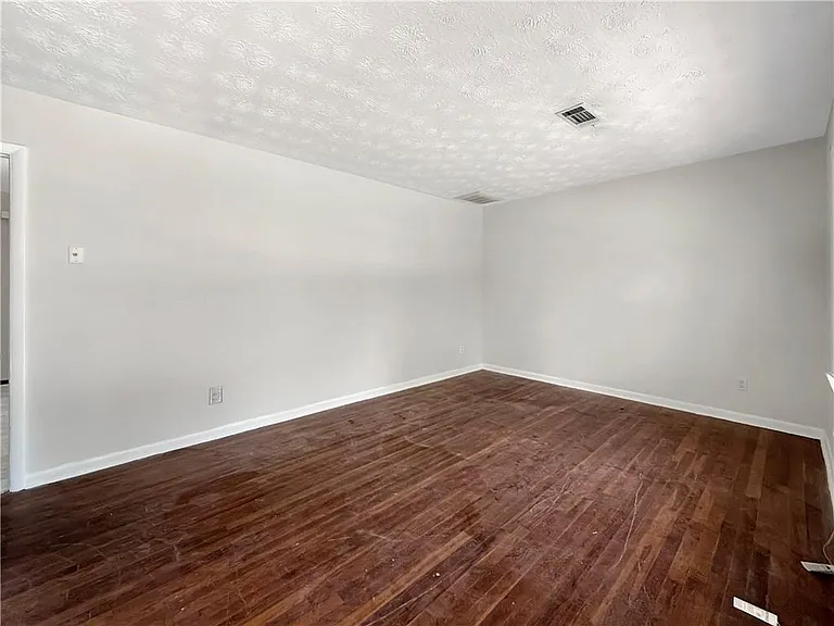 10624 Woodcock St — Photo 3