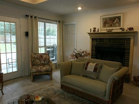 5th image of 1801 S Sherwood Cir