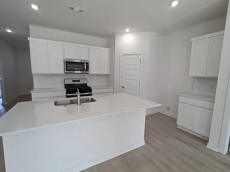 2734 N Snowball Dr — Photo 4