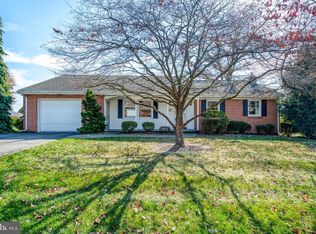 41 Dawn Ave, Akron, PA 17501