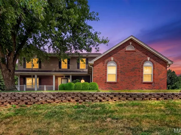 701 Loretta Dr, O'Fallon, MO 63366