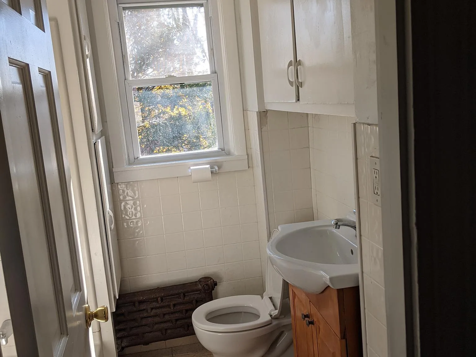 7 bed, 3217 sqft, $600 — Photo 3